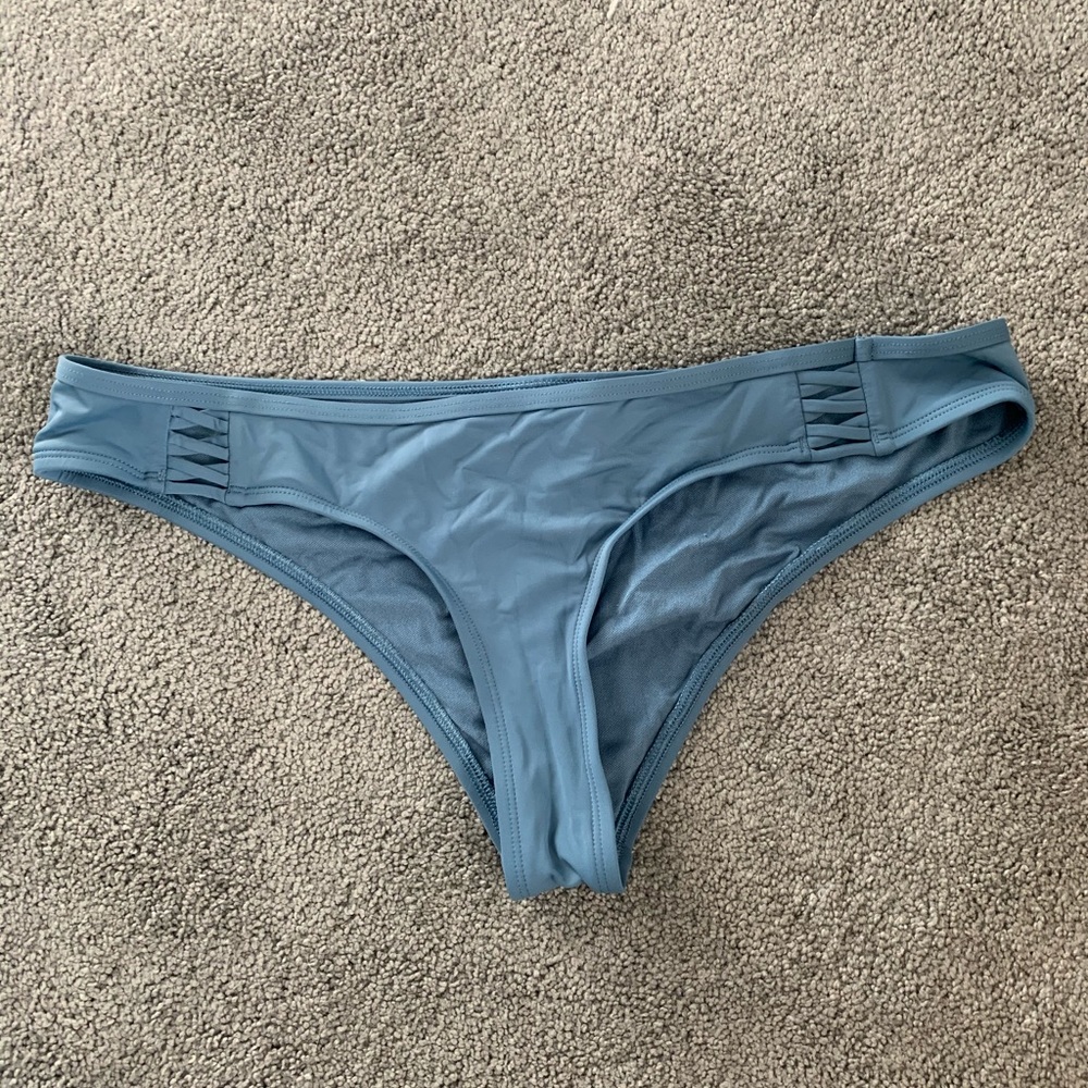 Eidon (from Victoria’s Secret) Blue swim bottoms